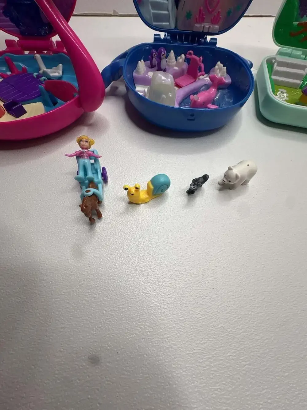 Polly Pocket Assorted Bundle (Flamingo, Narwhal, Picnic, and Theater)